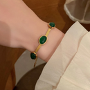 Set Collar Pendientes y Pulseras Esmeralda - QuieroMás Magazine