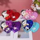 Caja Corazón con Peluche y Tres Rosas - QuieroMás Magazine