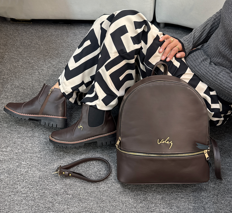 VÉLEZ LÍNEA PREMIUM – ¡Compra 1 y recibe 2! Botas + Mochila GRATIS