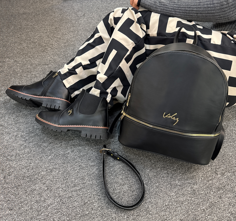 VÉLEZ LÍNEA PREMIUM – ¡Compra 1 y recibe 2! Botas + Mochila GRATIS