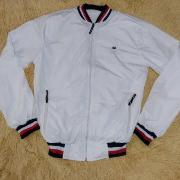 Chaqueta Tommy Blanco - QuieroMás Magazine
