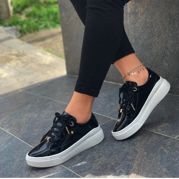 Tenis de Mujer Zoe Negro - QuieroMás Magazine